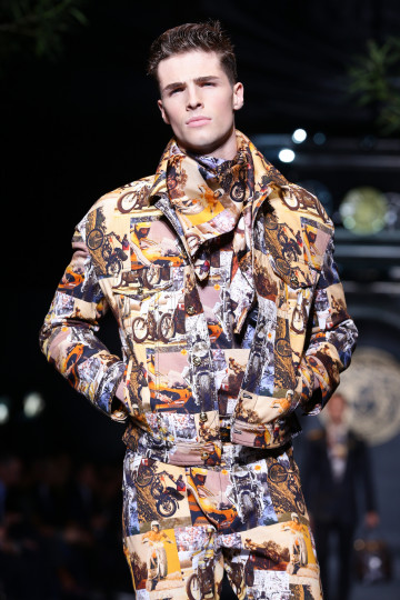 Представяне на колекцията на Versace за сезон есен/зима 2014-2015 по време на Седмицата на мъжката мода в Милано
