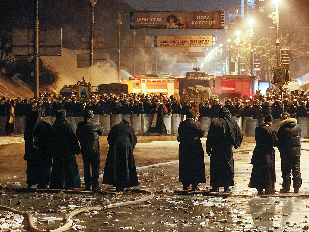 Крехко промирие в Киев или затишие преди бурята