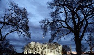 Мъж влезе в двора на Белия дом и предизвика евакуация