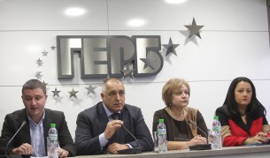 Борисов иска среща с премиера заради общините