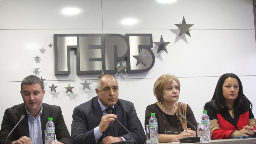 Борисов иска среща с Орешарски за финансирането на регионите