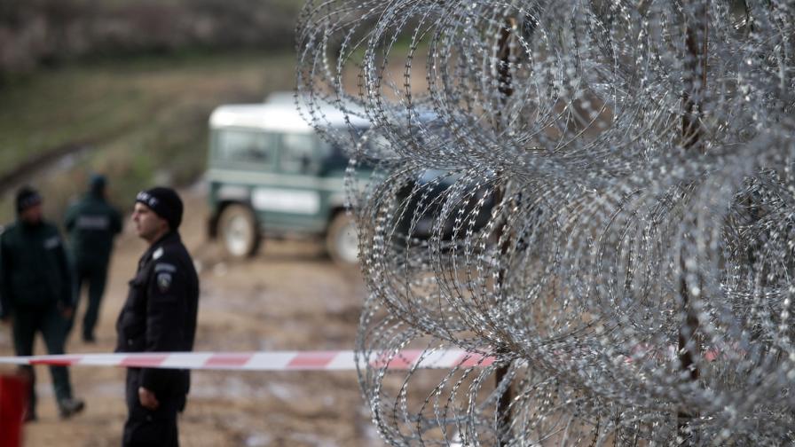 "Ню Йорк таймс" за стената по границата  между България и Турция