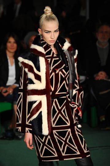 Представяне на колекцията на Jean Paul Gaultier за сезон есен/зима 2014-2015 по време на Седмицата на модата в Париж