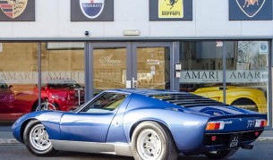 Синьото "Лаборгини Миура", принадлежало на Род Стюарт, се продава отново