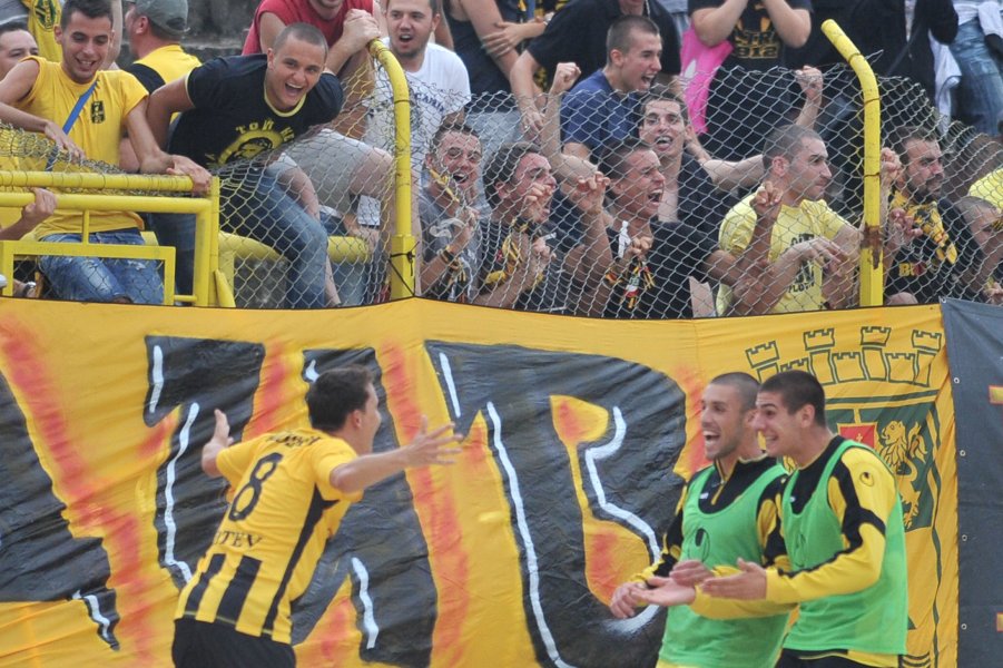 Ботев Пловдив посрещна Левски в дербито от първия кръг на1
