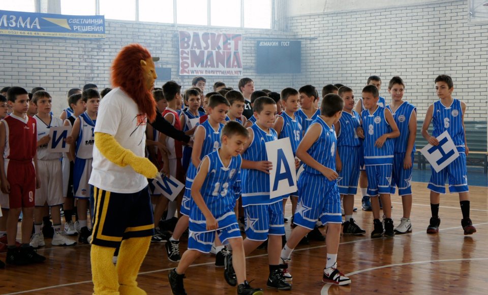 Левски спечели BasketMania 20121