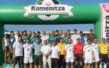 Героите от САЩ 94 срещу звездите от Каменица ФЕН Купа 2011 в драма от дузпи