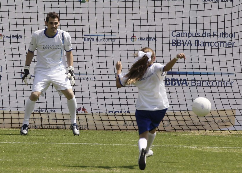 Звездата на Реал Мадрид и испански национал Икер Касияс за1