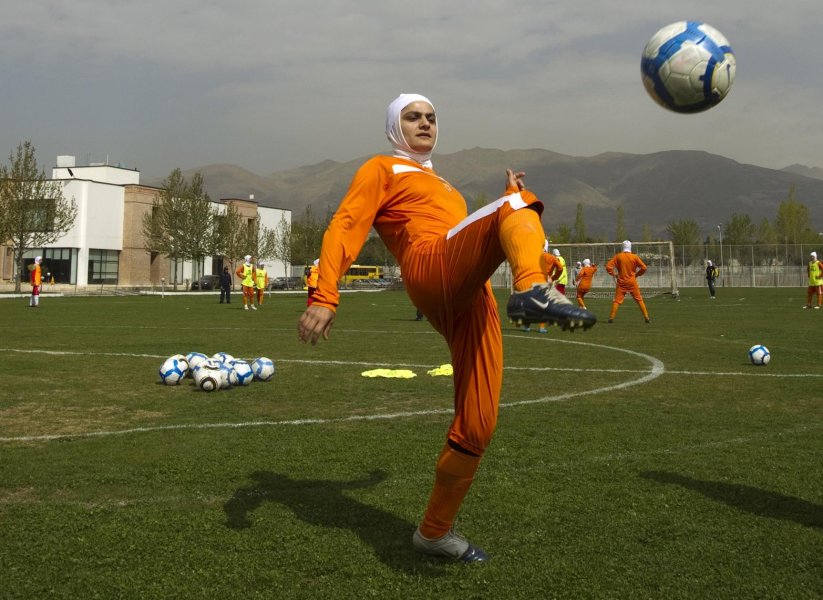 Женският национален отбор по футбол на Иран проведе тренировка на1