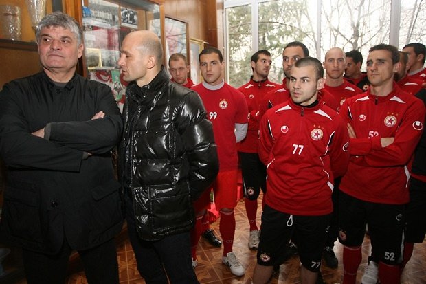 Йоан Андоне посети заедно с футболистите си музея на спортната1