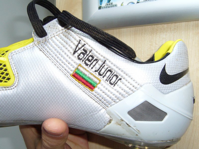 Футболните обувки на Божинов1