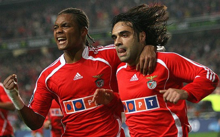 Бенфика оцеля в букурещкия ад