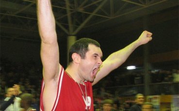 Наказаха Младенов, пропуска финала за Купата