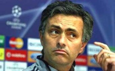 Моуриньо пак се забърка в проблеми