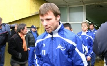 Елин Топузаков аут за мача със Славия
