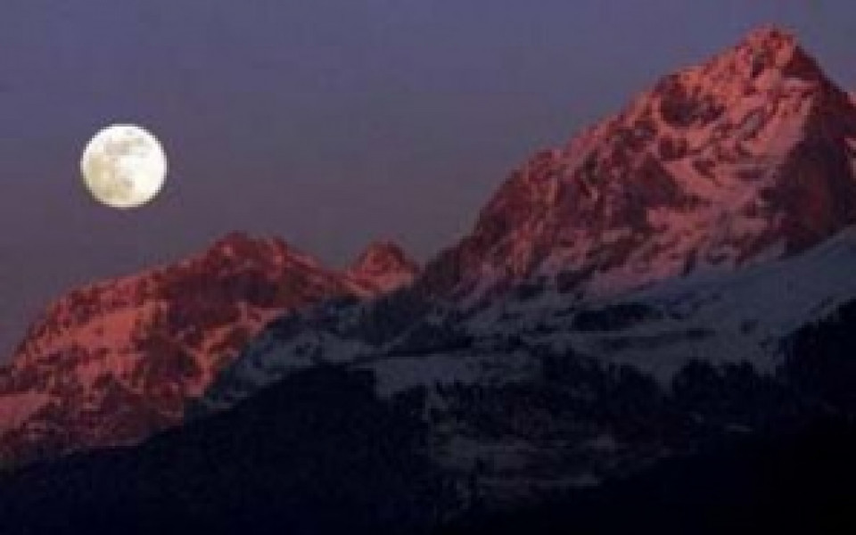 Алпинисти от Сливен атакуват връх в Хималаите