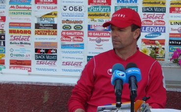 Стойчо Младенов