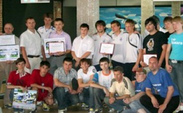 Футболисти и фенове си организираха турнир по боулинг