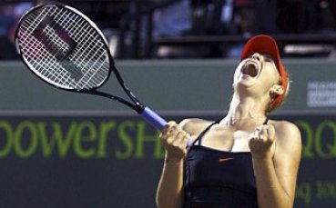 Шарапова с две победи в един ден, отива на полуфинал