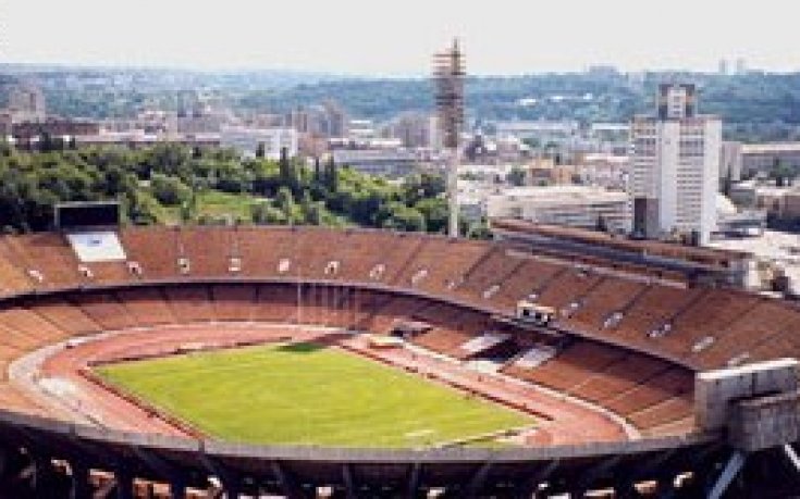 Украйна губи Евро 2012 заради търговски център?