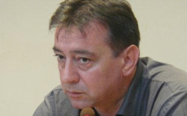 ЛукОйл Академик взима французин