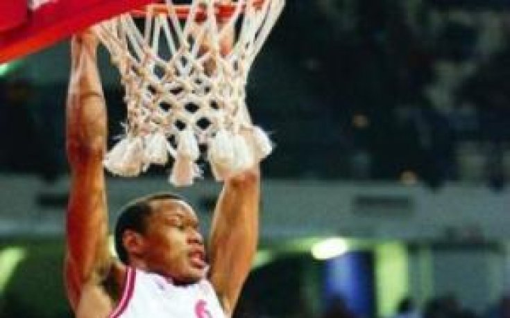 Барселона, Тау и Макаби наддават  за Акер