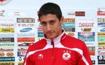 Александров подписва до дни с Борусия Дортмунд