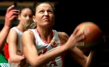ЛукОйл взе Наталия Топалова