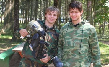 Цветан Генков се забавлява с пейнтбол в Русия
