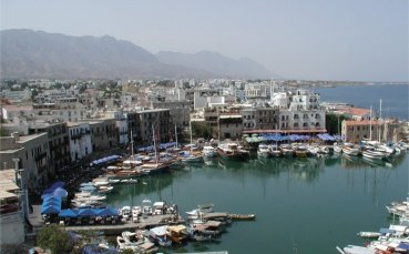 Абрамович строи село 