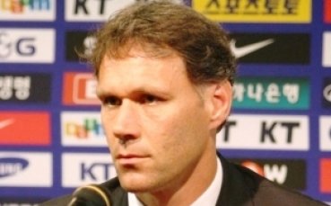 Ван Бастен: Мачът срещу България е ключов за нас