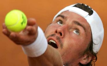 Сафин приключи сезона заради лошите резултати