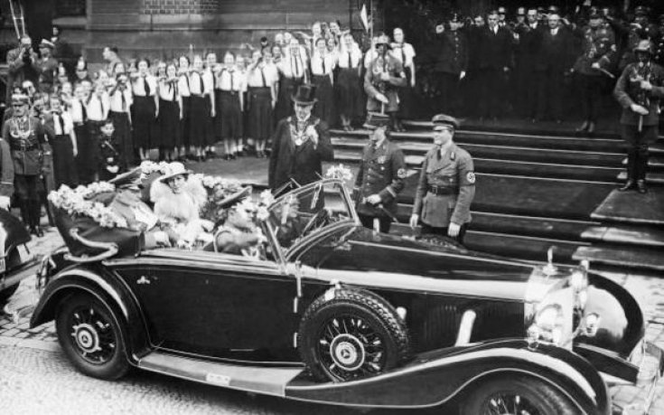 Екълстоун продава мерцедеса на Гьоринг