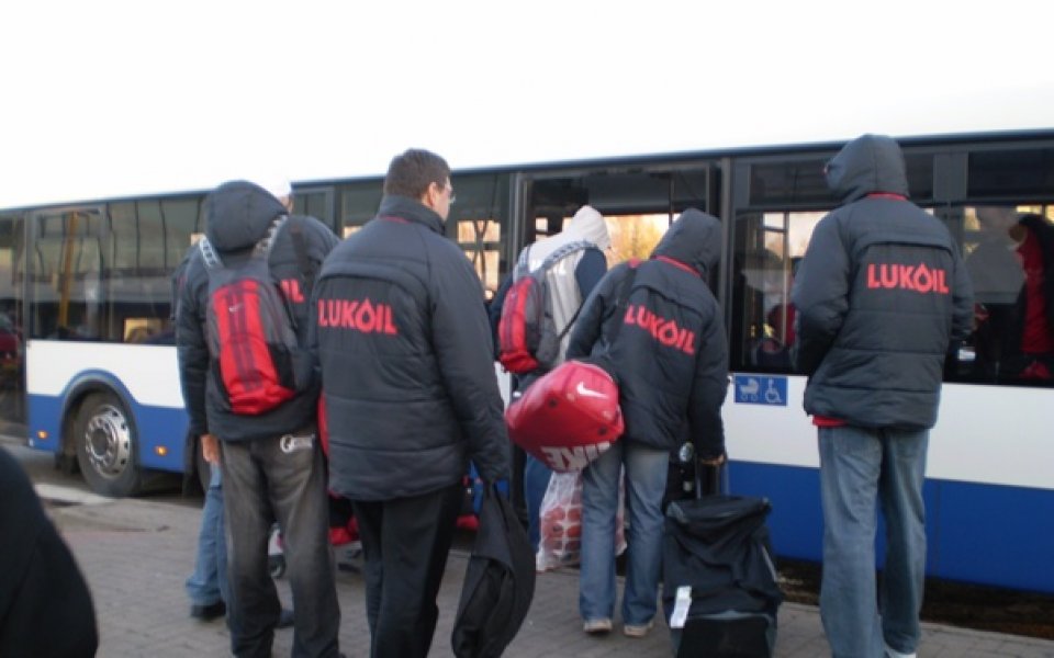 ЛукОйл се вози с градския автобус в Рига