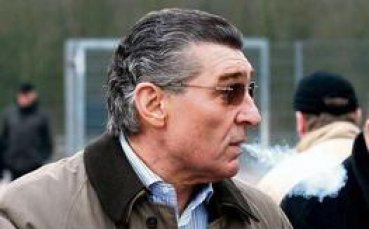 Асауер: Аз препоръчах Хууб Стевенс на Хамбургер