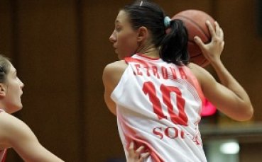 Теди Петрова подписа в Испания