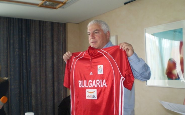 Пини обявява помощниците си през февруари