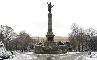 Снегът отложи мач на ЛукОйл