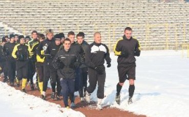 Ботев освободи бразилец и габонец