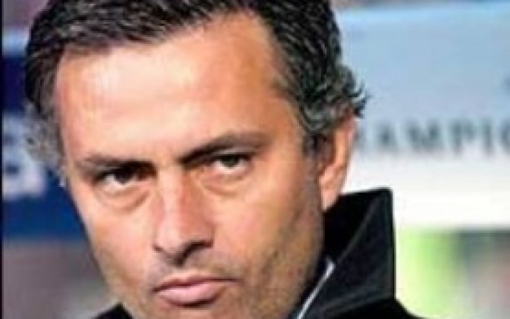 Шефове на Барса и Моуриньо разговаряли в Гана