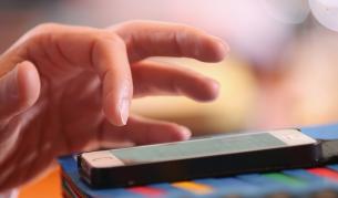 Като от филм за Джеймс Бонд: Смартфон се топи след кражба