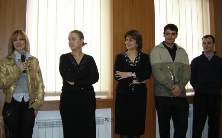 Откупуват две идеи за стадион Юнак