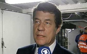 Рехагел остава начело на Гърция и след Евро’08