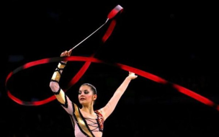 Стела Султанова се класира за финалите на три уреда