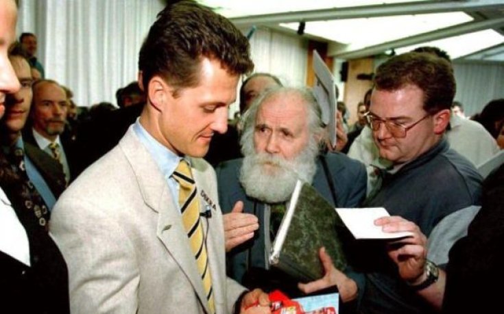 Шумахер трети в битка с 990-кубикови мотори