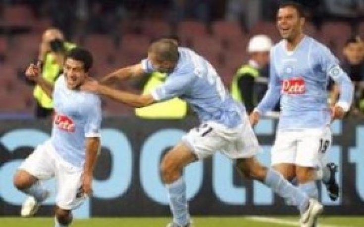 Наполи късно спечели мафиотското дерби