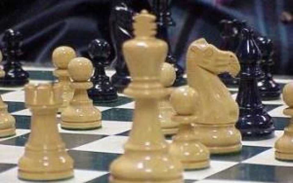 Реми и загуба за българските мъже на Европейското по шах