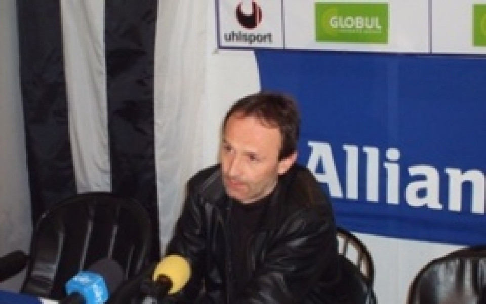 Война в Пловдив, Иван Маринов бе ударен с камък по брадата