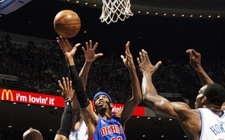 Буталата на стъпка от финал на Изток