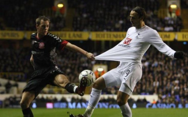 Боливиец сменя Бербатов в Тотнъм